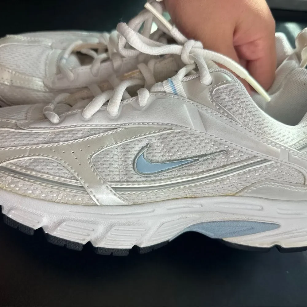 Nike White and Silver Running Shoes 7.5